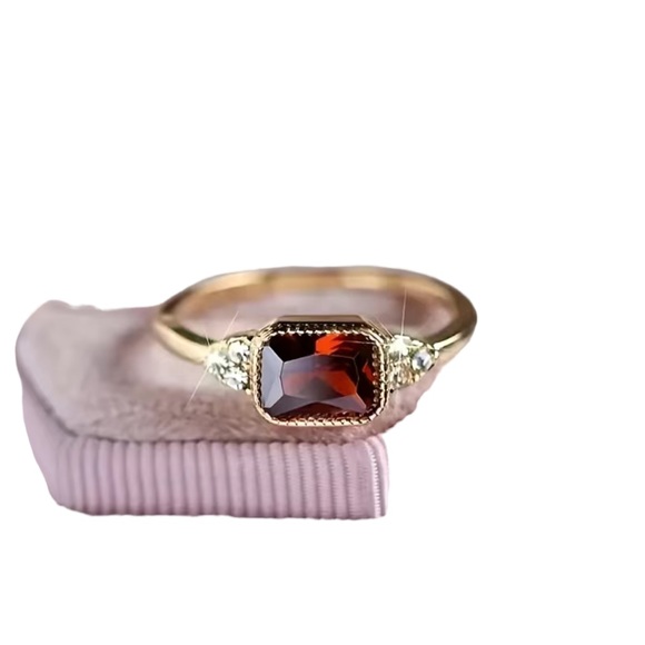 Minimalist Electroplated Gold Ring with Ruby Stone - Picture 4 of 7